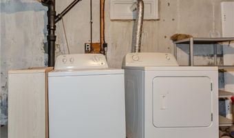 189 Poplar Dr, Cranston, RI 02920