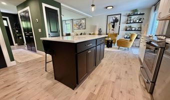 16 Stagecoach Rd, Barrington, NH 03825