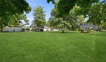40 Bayview Ave, Amityville, NY 11701