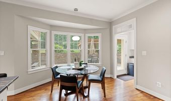 4226 40TH St N, Arlington, VA 22207