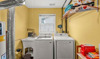 14 E Coddington Ave E, Avenel, NJ 07001