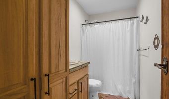 11 Mesa Sea Rd, Arroyo Hondo, NM 87513