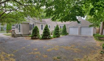 16 Evergreen St, Barrington, RI 02806