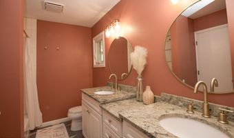 1000 Robinwood Rd, Aberdeen, NC 28315