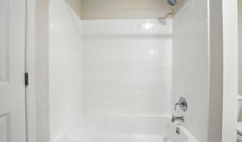 2134 S LOWELL St, Arlington, VA 22204