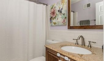 704 Woodrun Dr, Ballwin, MO 63021