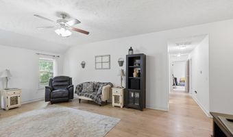 1027 Nickolas St, Aurora, MO 65605
