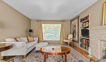 32 GARDEN Ct, Appleton, WI 54915