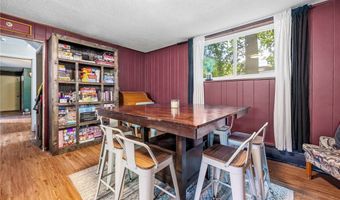 825 Valley Dr, Amherst, OH 44001