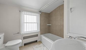 114 Interlochen Dr, Algonac, MI 48001