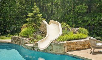 1 Willowbrook Ct, Bedford, NH 03110