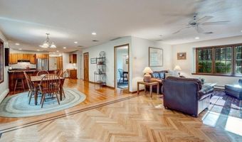 8 Maddy Ln, Acton, MA 01720