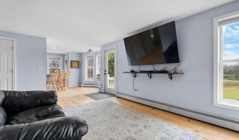 734 High St, Candia, NH 03034