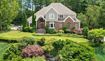19 Elizabeth Dr, Auburn, MA 01501