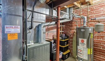 1250 Orchard Glen Dr, Amherst, OH 44001