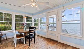 301 PRIDE FARM Rd, Falmouth, ME 04105