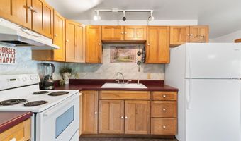 25-27 Gingko Ln, Brattleboro, VT 05301