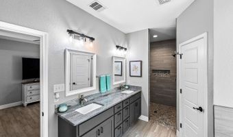 156 Crescent Rdg, Adkins, TX 78101
