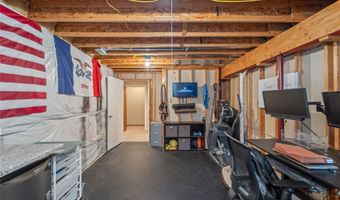 410 Oakwood Ct, Altoona, IA 50009