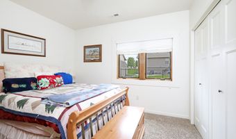 422 Stonegate Ct SW, Altoona, IA 50009