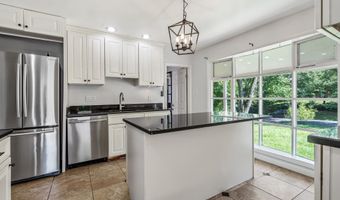 6828 WINTER Ln, Annandale, VA 22003