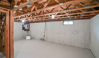 21 Hope Hill Ter, Cranston, RI 02921