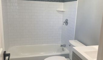 644 Hallett St, Bridgeport, CT 06608