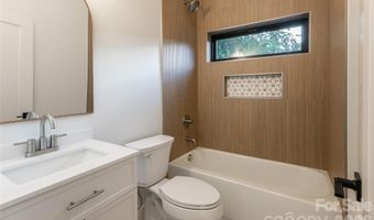 6 Dailey Dr, Asheville, NC 28801