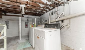 317 NE 9th St, Abilene, KS 67410