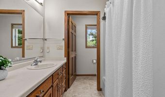 301 E WAYFARER Ln, Appleton, WI 54913