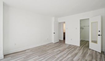 2059 HUNTINGTON Ave 111, Alexandria, VA 22303