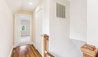 973 POWHATAN St, Alexandria, VA 22314