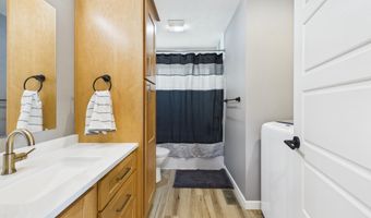 2508 Dean Ct, Brookings, SD 57006