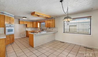 560 Oakley Ave, Burley, ID 83318