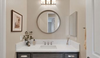 17066 Takipi Rd, Apple Valley, CA 92307