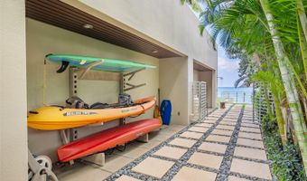 1240 Mokulua Dr, Kailua, HI 96734