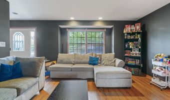 4 Cannonball Dr, Barnegat, NJ 08005
