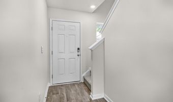 211 Maddox Dr, Aberdeen, NC 28315