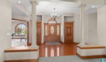 417 E Meadowlark Cir, Brandon, SD 57005