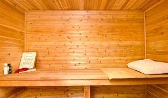 7052 WARDELL St, Annandale, VA 22003