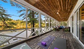 543 Long Shores Dr, Barrington, NH 03825