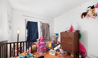 36 Blackamore Ave, Cranston, RI 02910