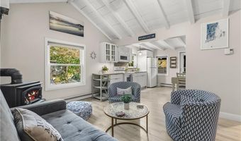 51 Osceola Ave, Narragansett, RI 02882