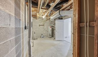 1075 Shady Lake Dr, Columbus, OH 43228