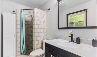 1305 Ridgeway Cir, Athens, TN 37303