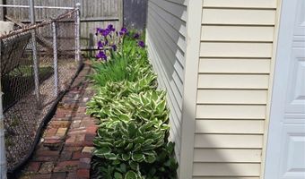 1857 Walnut Dr, Ashtabula, OH 44004