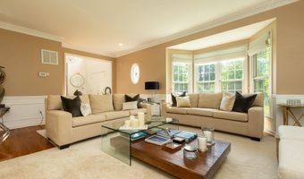 8809 SAUNDERS Ln, Bethesda, MD 20817