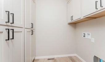 2516 E Chestnut Trl, Brandon, SD 57005