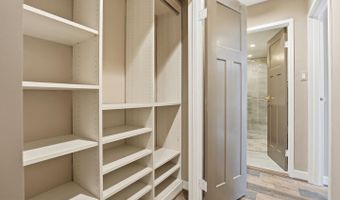 4390 LORCOM Ln #402, Arlington, VA 22207