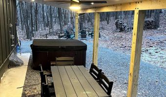 22 Shawnee Trl, Albrightsville, PA 18210